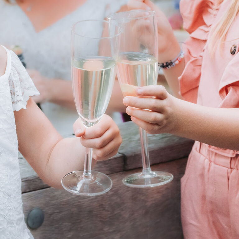 Champagne glas standaard is perfect om te gebruiken tijdens de toost & borrel op jullie bruiloft